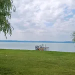 Traumlage Direkt Am Appartement Balatonszárszó