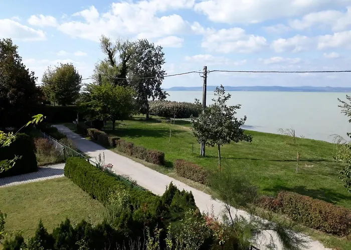 Traumlage Direkt Am Apartament Balatonszárszó